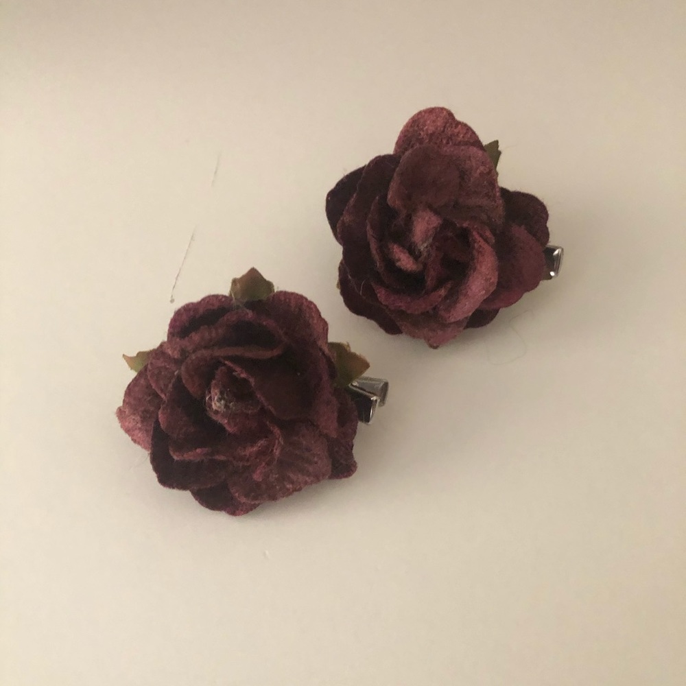 5/$25 Rose hair clips